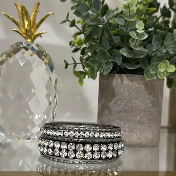 Cache Rhinestone Bangles - Picture 3 of 8